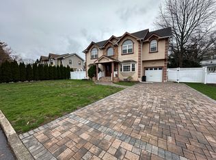 (Undisclosed Address), Westbury, NY 11590