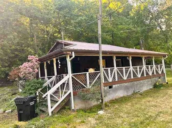 5346 W River Rd, Salem, VA 24153