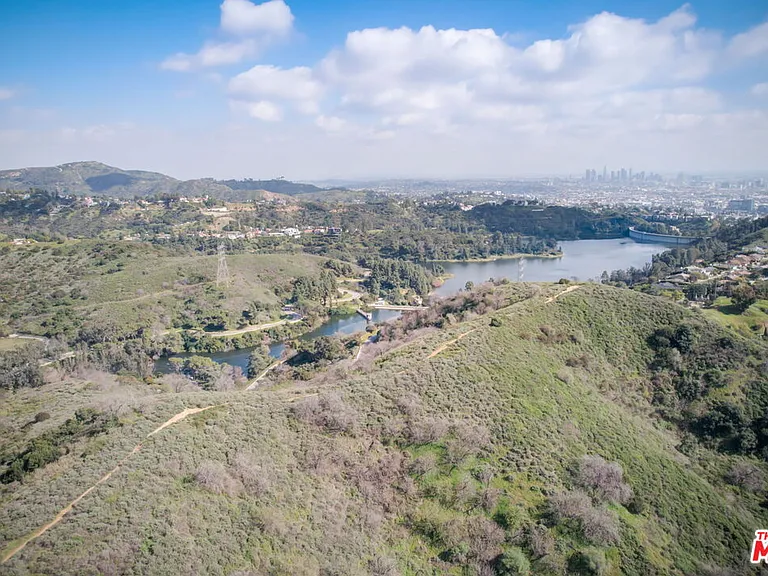 3223 Tareco Dr — Photo 45