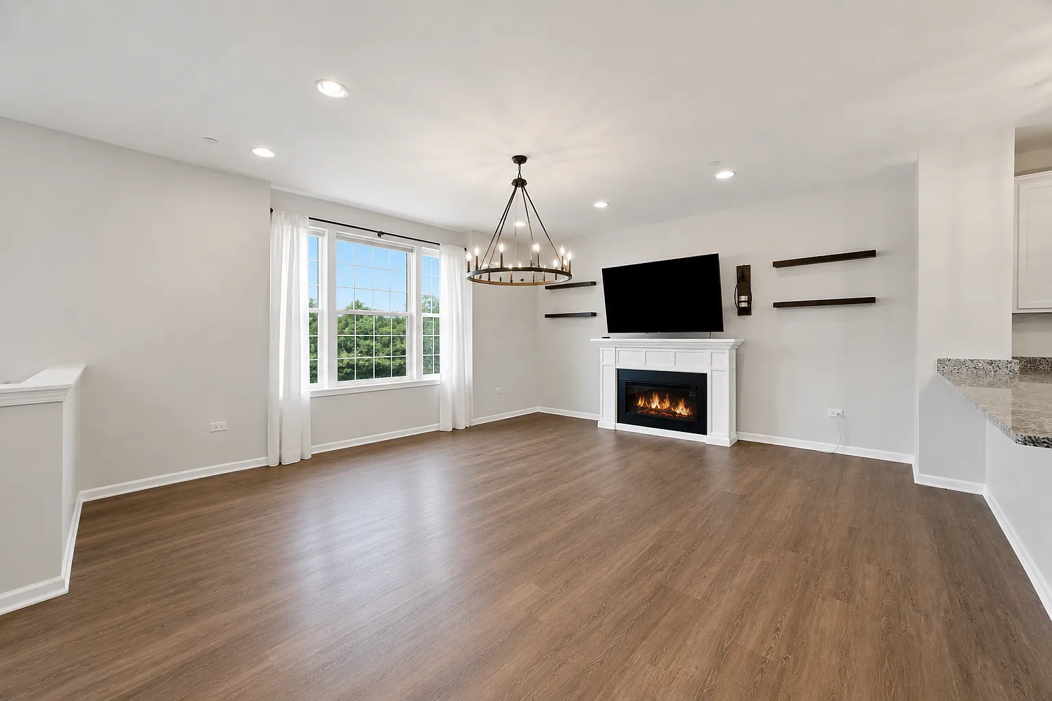 2 bed, 2.5 bath, 2060 sqft, $3,400 — Photo 2