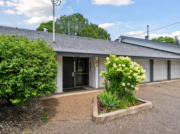8252 Fremont Ave S APT A, Bloomington, MN 55420