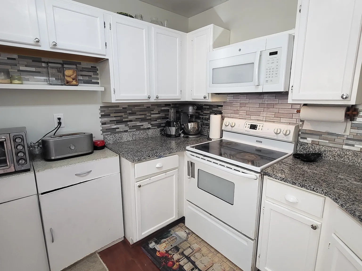 3 bed, 1664 sqft, $2,800 — Photo 4