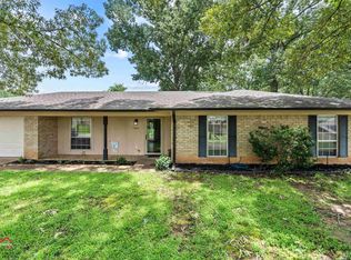 904 Grayson Dr, Longview, TX 75604