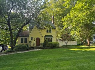 19 Haskell Ave, Airmont, NY 10901