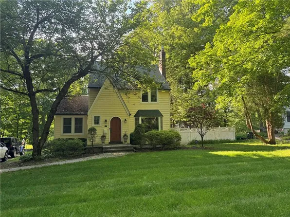 19 Haskell Avenue, Airmont, NY 10901