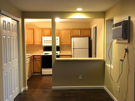 5th image of 469 Glendale Dr #1