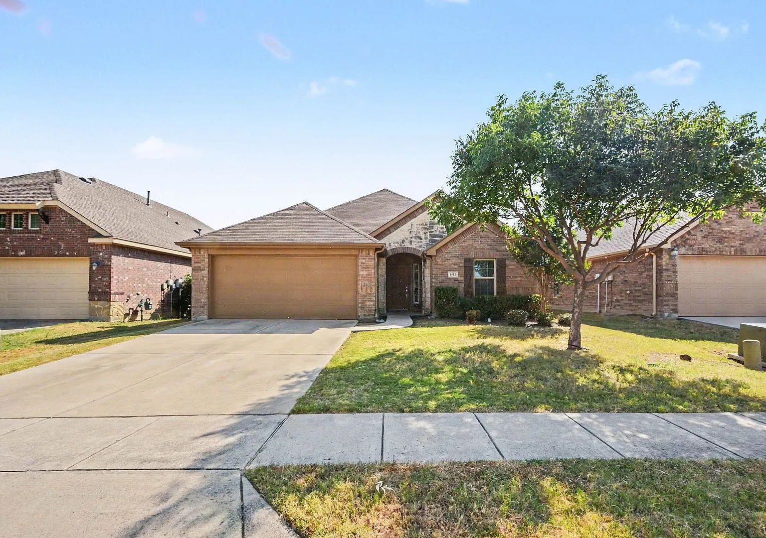 Welcome to 1412 Villa Paloma Blvd, Little Elm, TX 75068! This beautifully maintained 4-bedroom, 2... — Photo 1