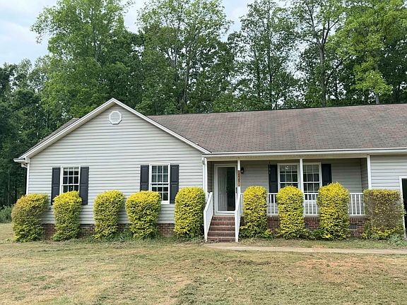 3rd image of 1529 Sykes Rd
