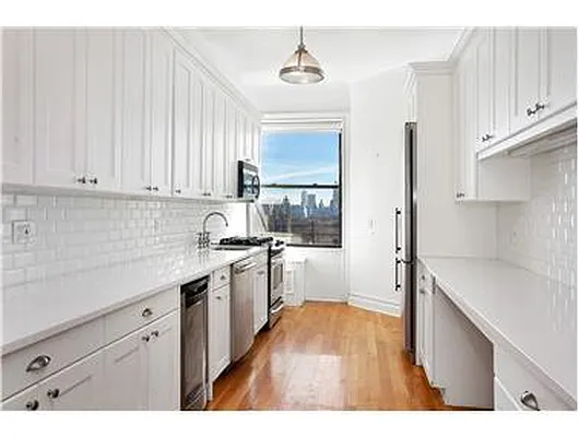 Rented by Douglas Elliman | media 19