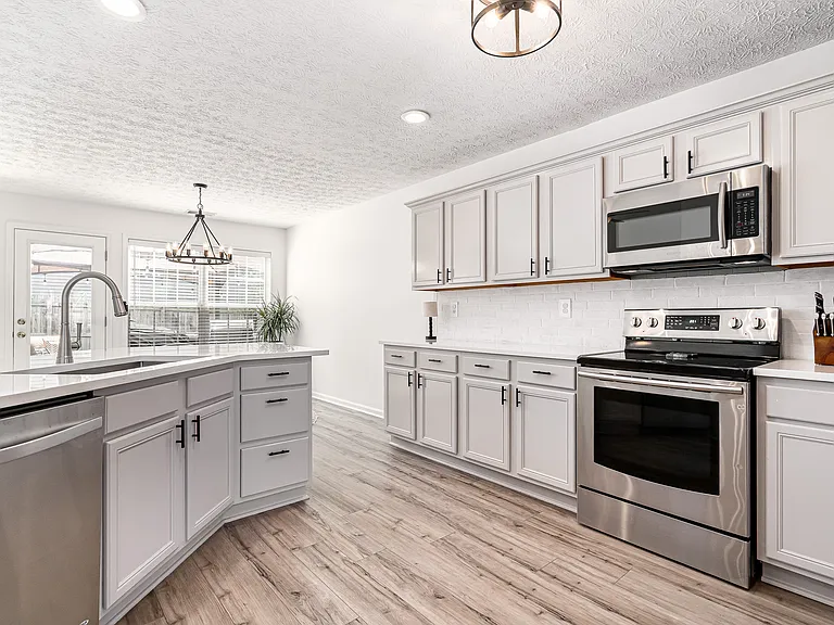 11009 Symington Cir — Photo 19