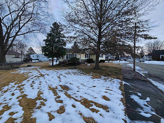 3rd image of 862 Ridgeway Ave