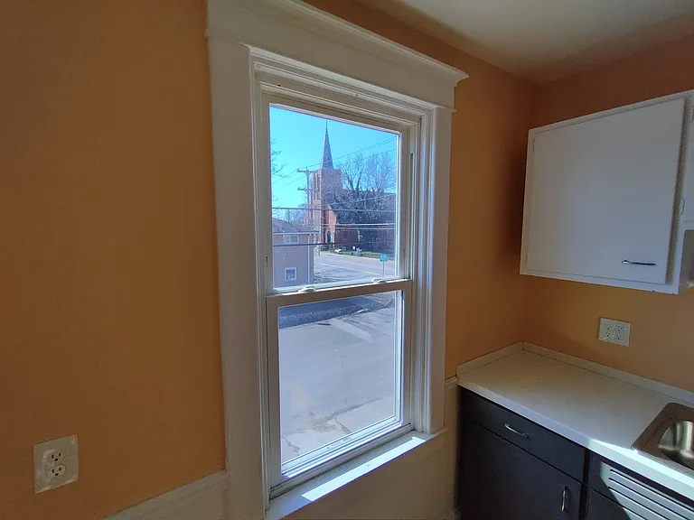 653 Oliver St — Photo 8