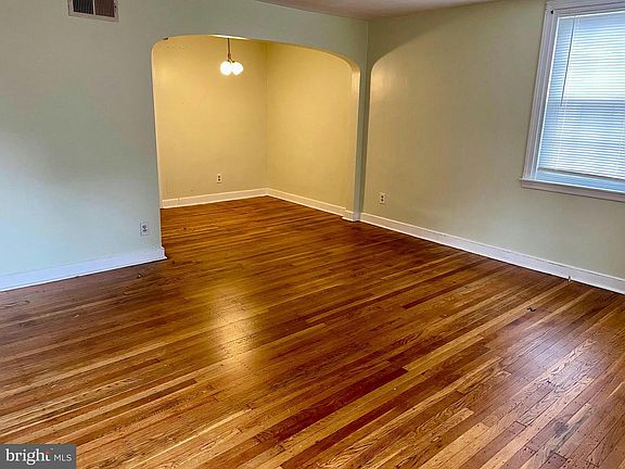 3rd image of 115 Arlington Ave
