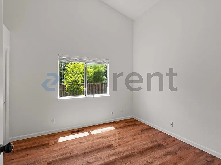 1425 Country Manor Dr — Photo 23