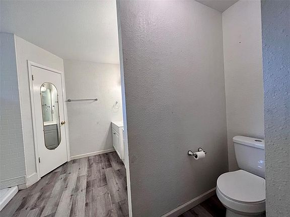 4th image of 5704 Avery Island Ave