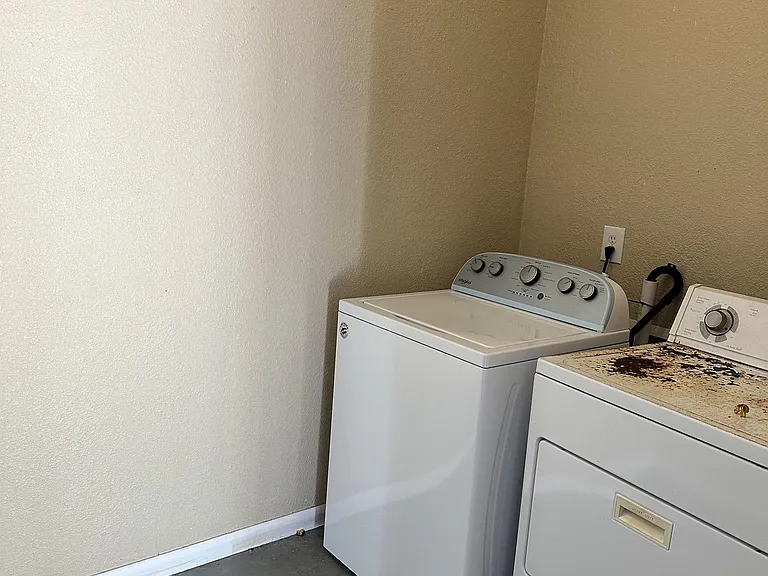3402 Ocean Dr #1 — Photo 12