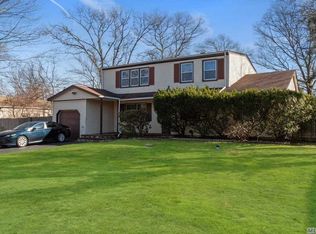 1296 Express Dr S, Brentwood, NY 11717