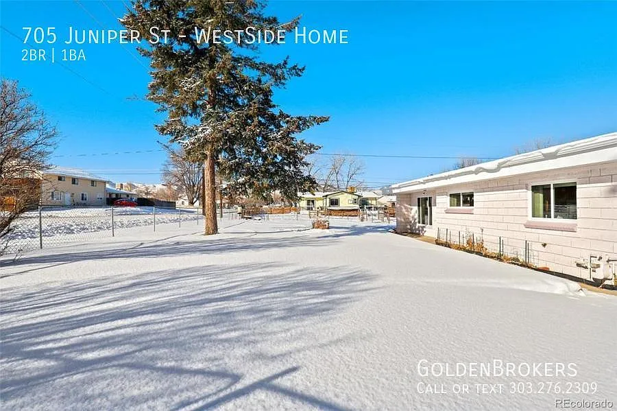 705 Juniper, WestSide Home — Photo 4