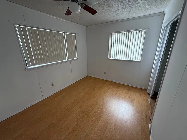112 N Emberwood Dr — Photo 13