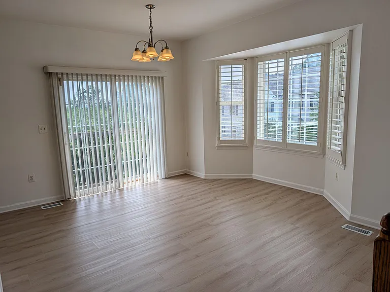 17289 Vaughn Ln — Photo 8