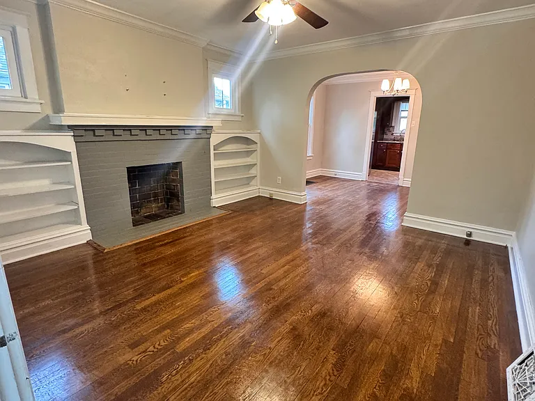20 Hillcrest Pl — Photo 1
