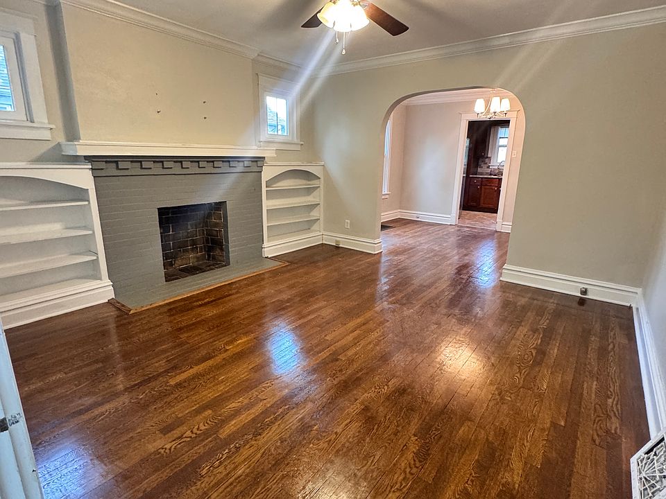 1st image of 20 Hillcrest Pl