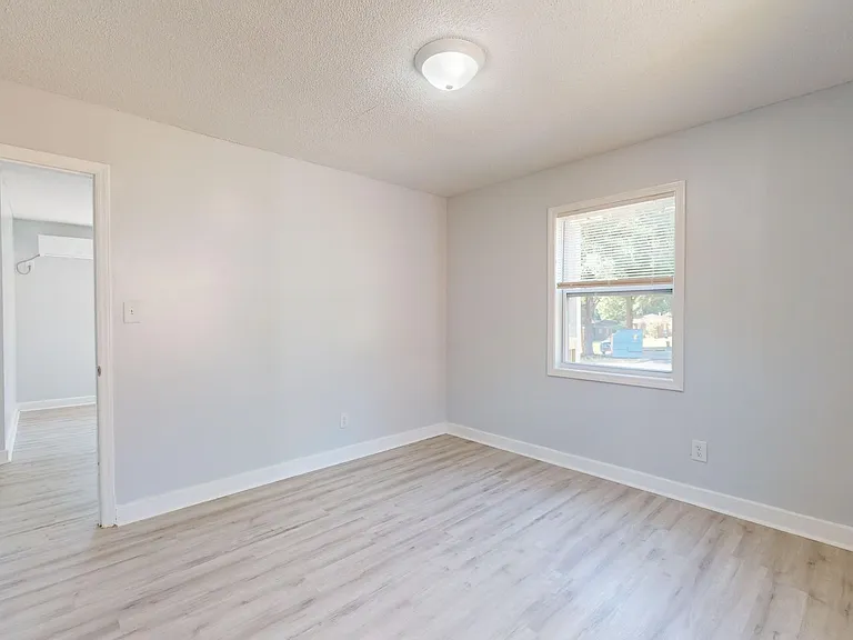 Two bedroom apartment for $1199 per month ~5 minutes from the Airport in a quaint and quiet commu... — Photo 7
