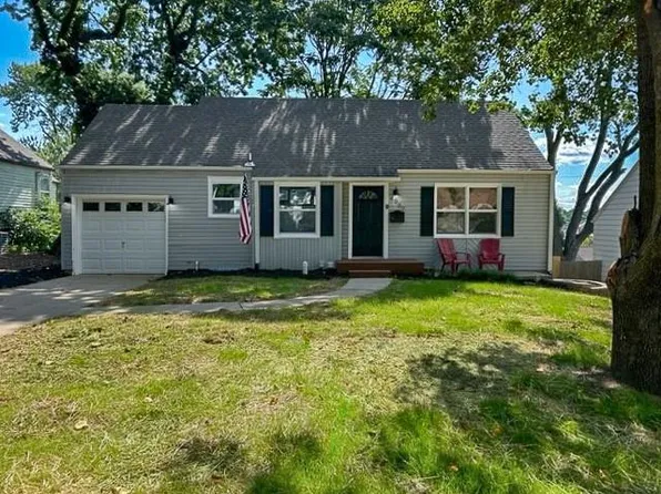 4907 Juniper Dr, Mission, KS 66205