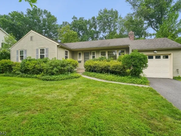 63 Magnolia Dr, New Providence Boro, NJ 07974