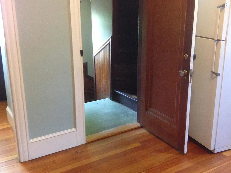 115 4th St #2 — Photo 8