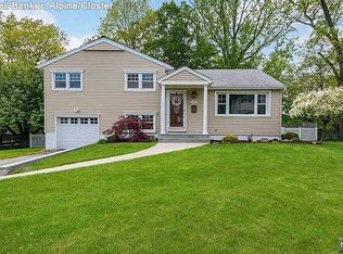 439 Crest Dr, Northvale, NJ 07647