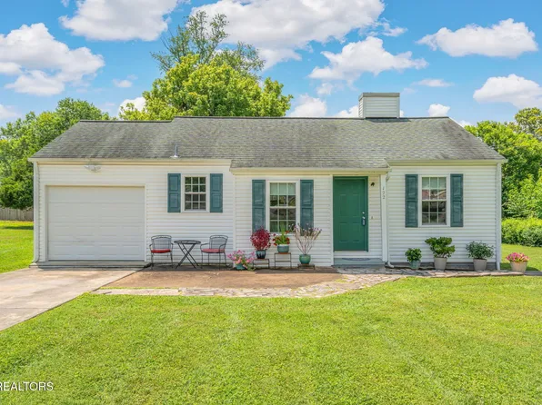 122 Lake View Dr, Knoxville, TN 37920