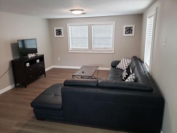 4th image of 225 Saint Charles St