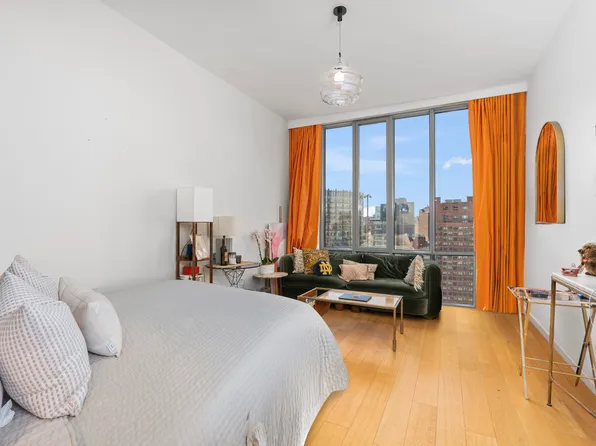 565 Broome Street image 2 of 29