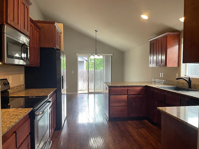 1100 Katie Mae Dr — Photo 6