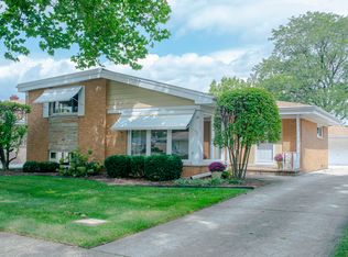 10656 Wakefield St, Westchester, IL 60154