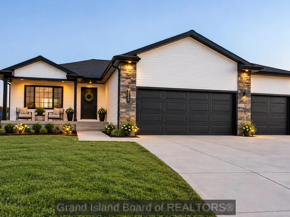 326 Thelen St, Wood River, NE 68883