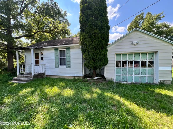 31 Lakeview Drive, New Egypt, NJ 08533