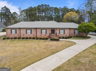 160 Victoria Dr, Fayetteville, GA 30214