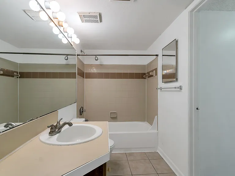 1908 Lake Atriums Cir #11 — Photo 8