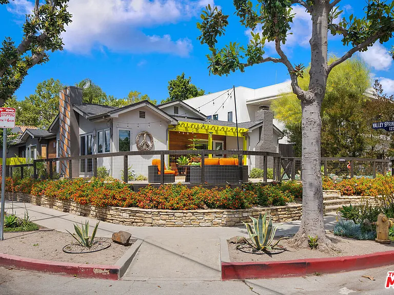 4203 Babcock Ave — Photo 42