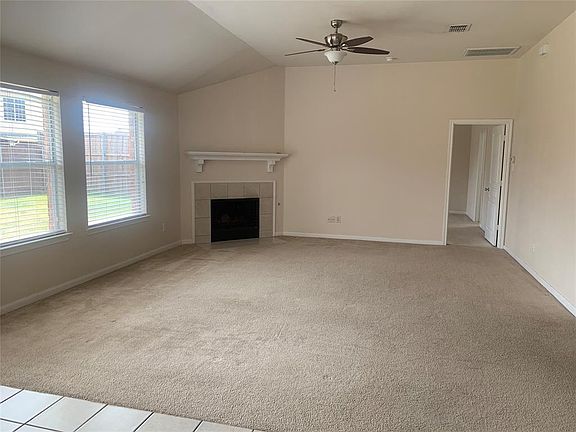 3rd image of 3034 Lakefield Dr