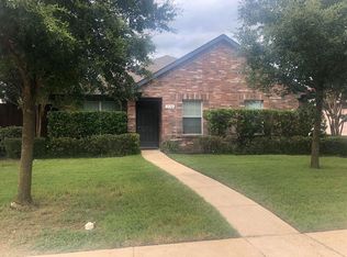 316 Valley Ridge Dr, Red Oak, TX 75154