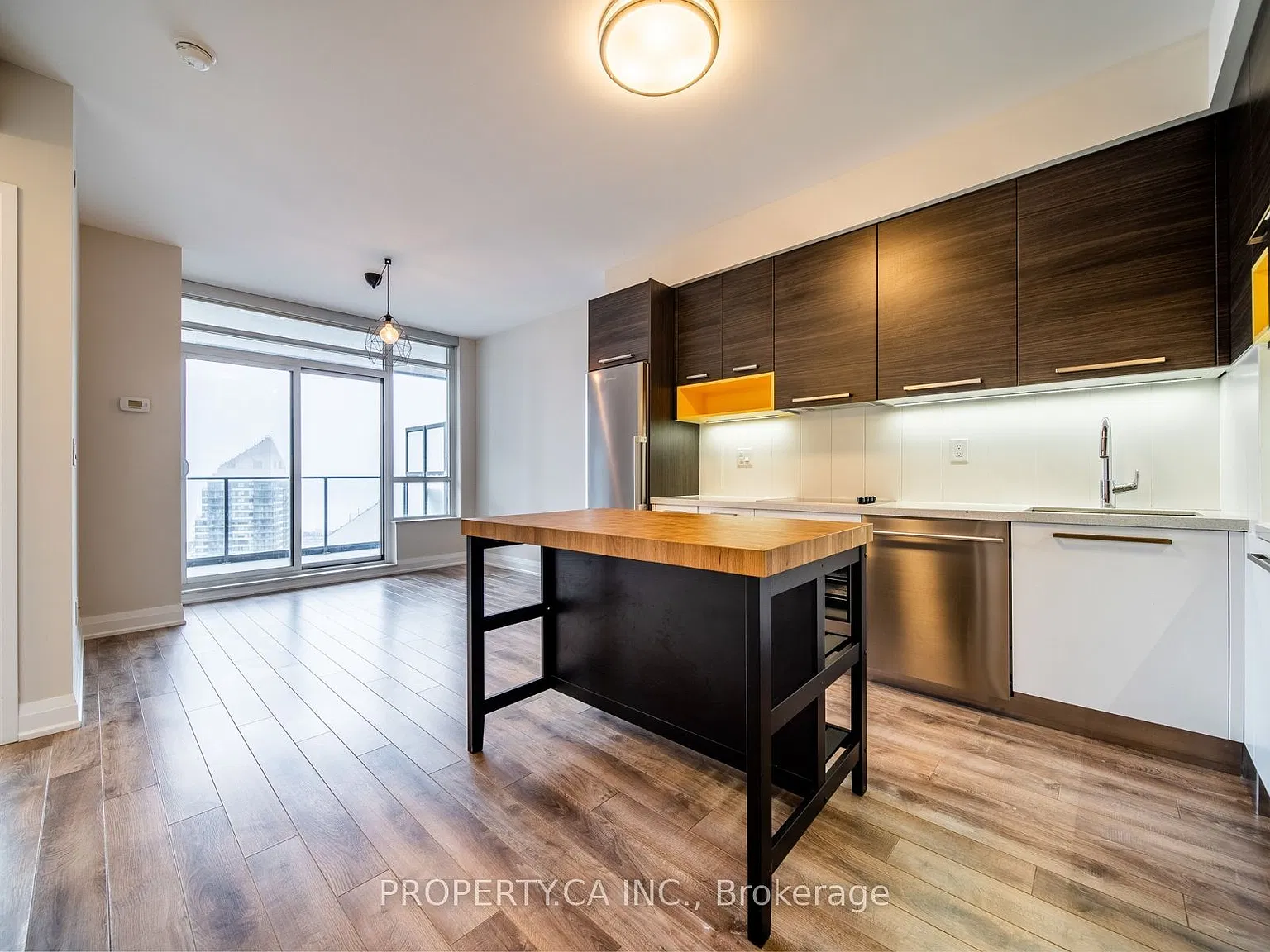 2 bed, $2,600 — Photo 4
