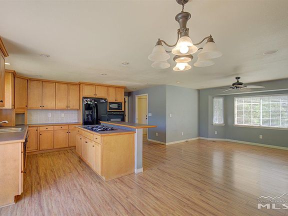 3rd image of 870 Whitney Way