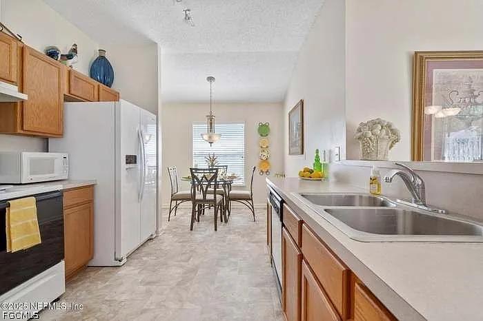 10018 Govern Ln — Photo 19