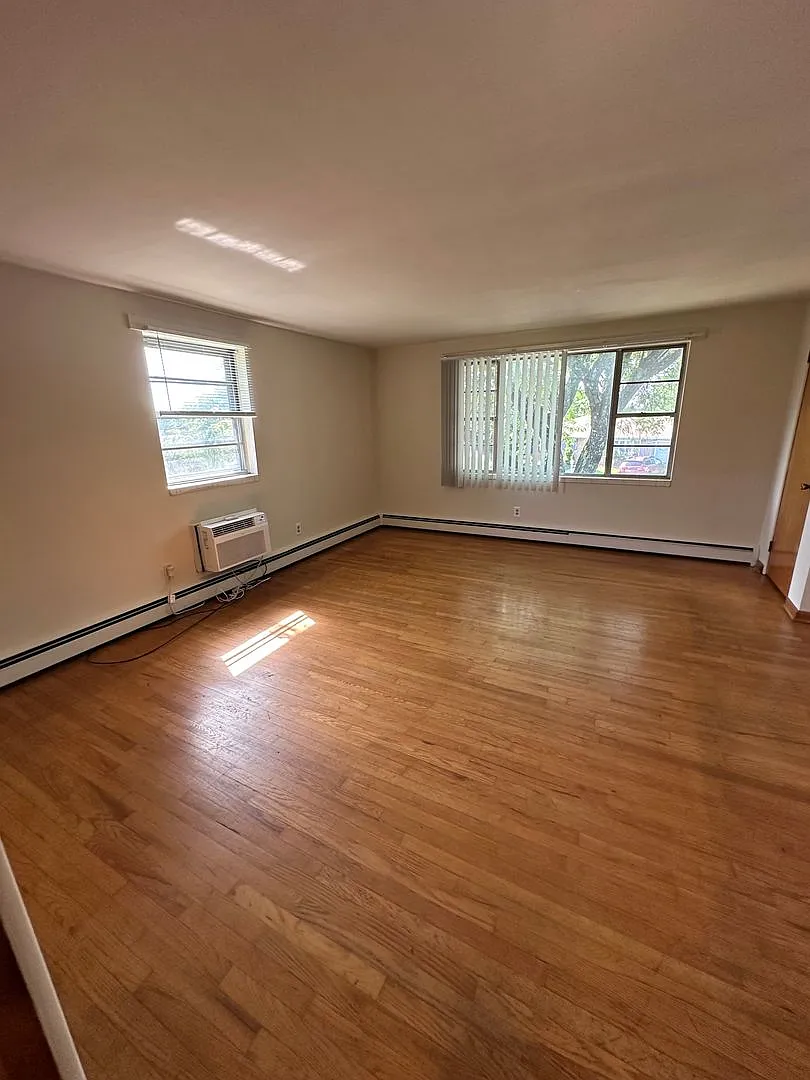 4020 — Photo 2