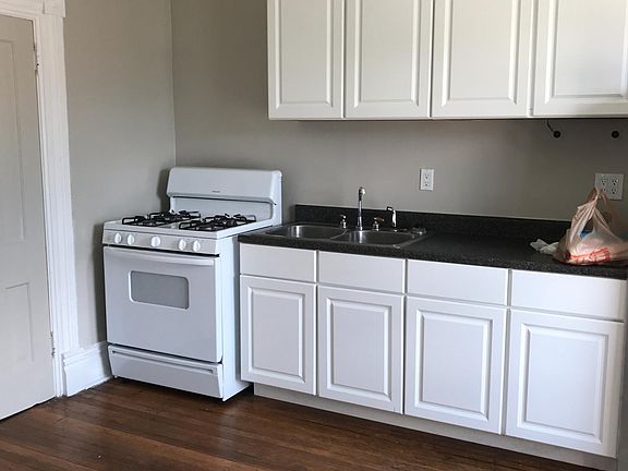 5th image of 501 N Weber St APT 4