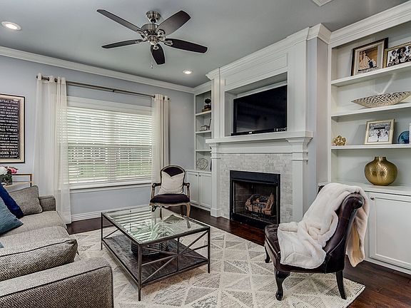 2nd image of 5210 S 65th Pl