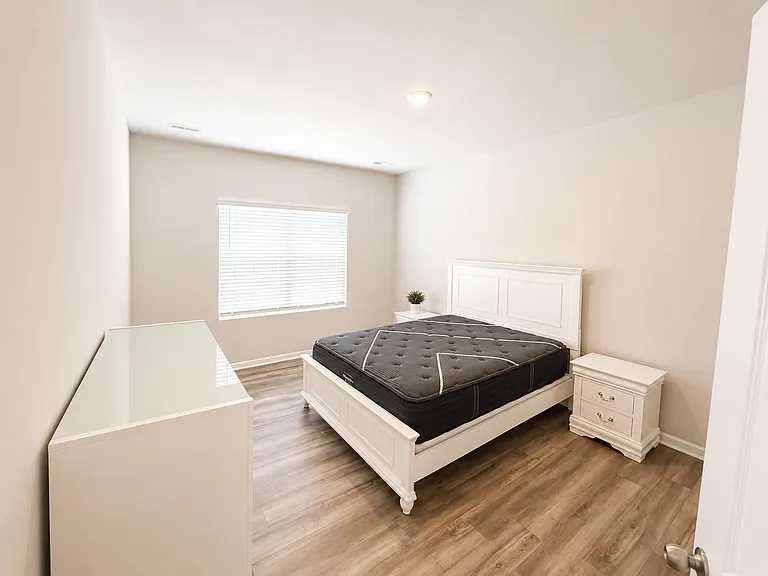 112 Holly Oak Ct — Photo 10